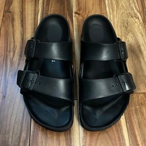 Black rubber birks